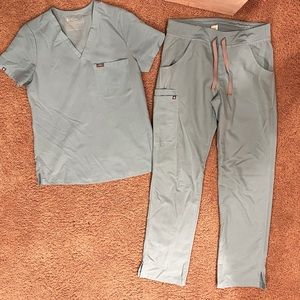Figs scrubs set